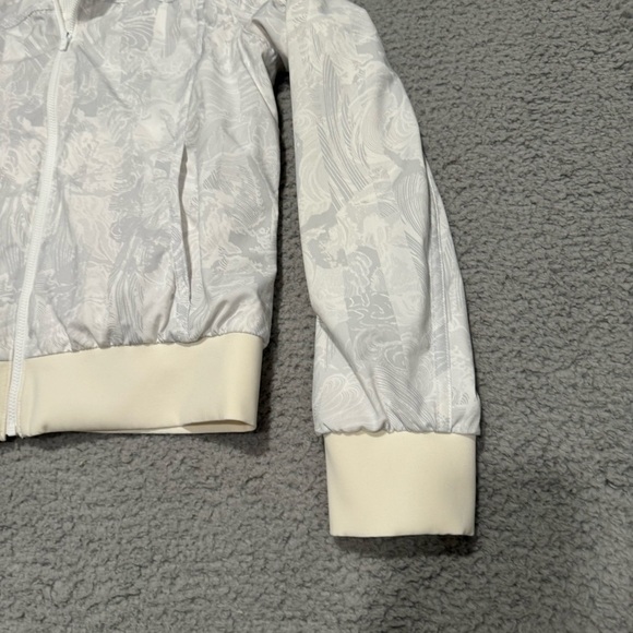 Lululemon Women’s Bomb Around Jacket Reversible Lightweight Stretch Wave White 6 - Picture 4 of 10